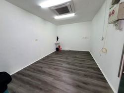 Le Regal (D14), Retail #558420361